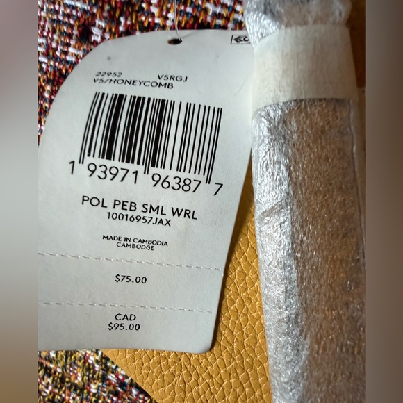 LAST ONE NWT Coach large Wristlet Honeycomb - Picture 9 of 10